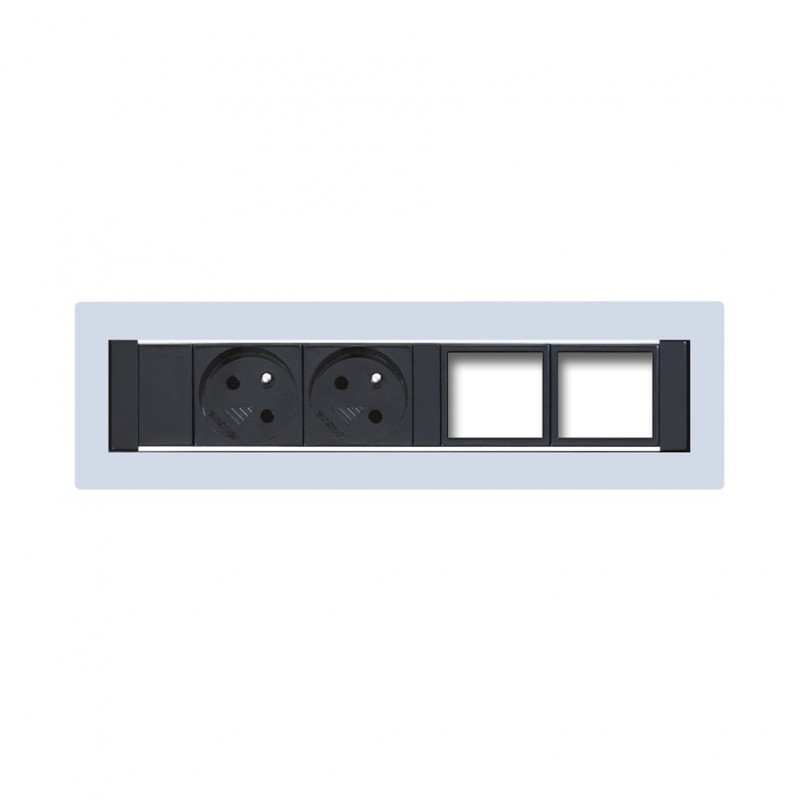 Konfigurovatelný pevný panel, 2x el. zásuvka, 2x volný slot pro 2 až 4 konektory (KPP 4)